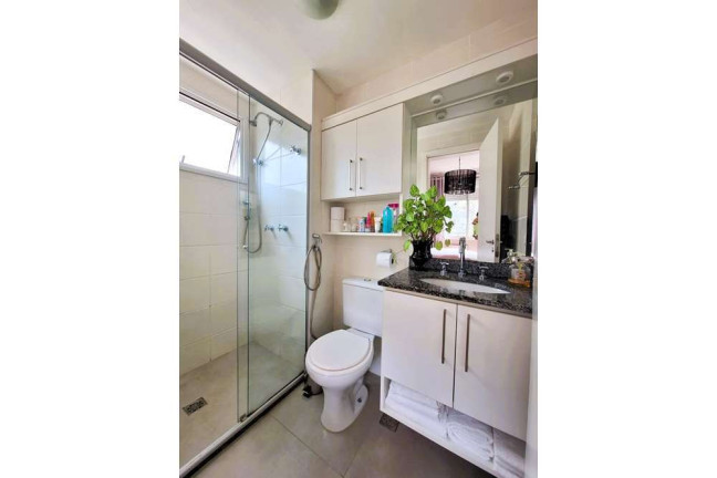 Imagem Imóvel com 3 Quartos à Venda, em Cristal - Porto Alegre Imagem Imóvel com 3 Quartos à Venda, em Cristal - Porto Alegre