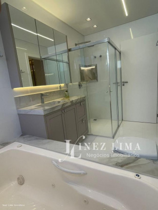 Imagem Apartamento com 4 Quartos à Venda, 181 m² em Meia Praia