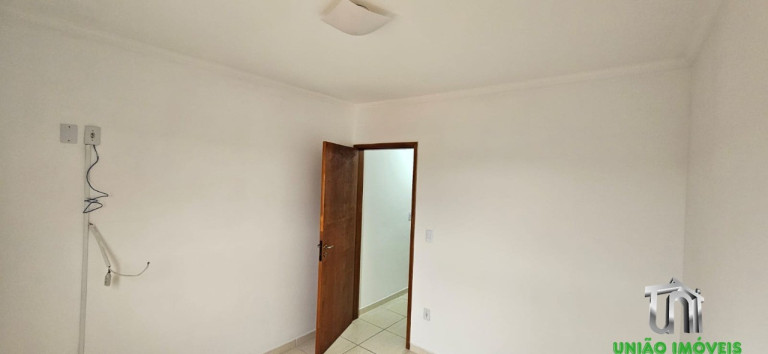 Imagem Casa com 2 Quartos para Alugar, 60 m² em Jardim Do Cedro - Bragança Paulista Imagem Casa com 2 Quartos para Alugar, 60 m² em Jardim Do Cedro - Bragança Paulista