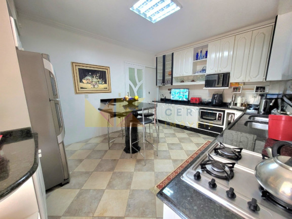 Imagem Casa com 3 Quartos para Alugar, 457 m² em Vila Nova - Blumenau Imagem Casa com 3 Quartos para Alugar, 457 m² em Vila Nova - Blumenau