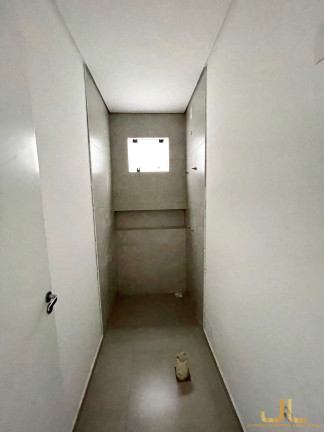 Imagem Casa com 2 Quartos à Venda, 78 m²