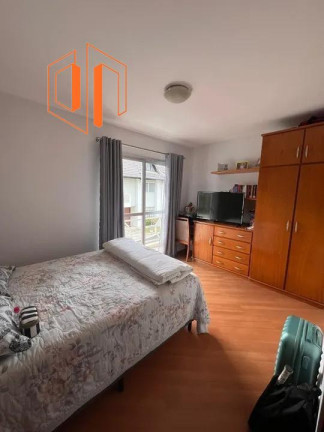 Imagem Sobrado com 3 Quartos à Venda, 160 m² em Santa Felicidade - Curitiba