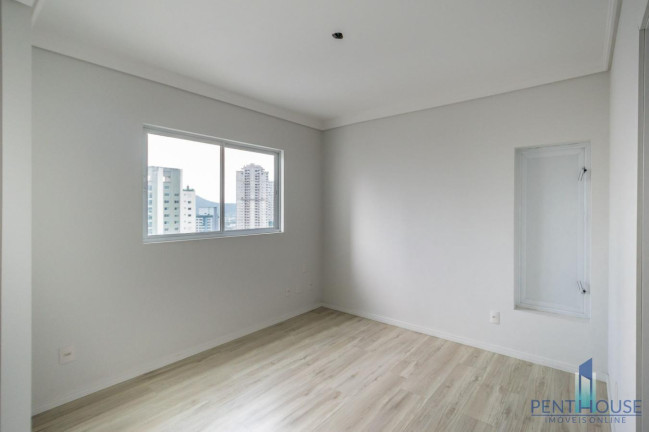 Imagem Apartamento com 3 Quartos à Venda, 130 m² em Centro - Balneário Camboriú Imagem Apartamento com 3 Quartos à Venda, 130 m² em Centro - Balneário Camboriú