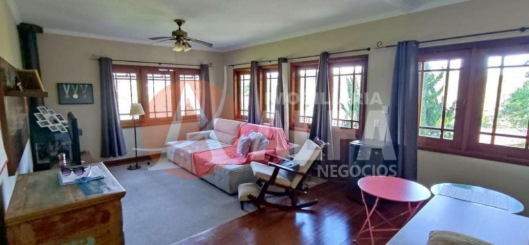 Imagem Casa com 3 Quartos à Venda, 1.500 m² em Algarve - Cotia