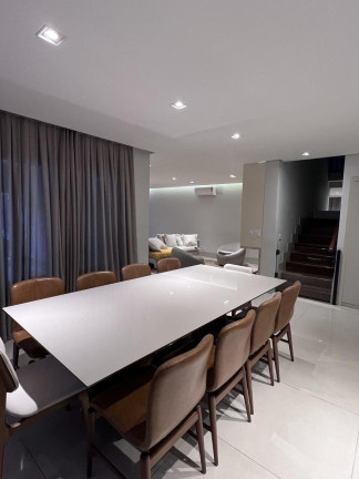 Imagem Casa com 3 Quartos à Venda, 250 m² Imagem Casa com 3 Quartos à Venda, 250 m²