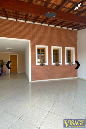 Casa com 3 Quartos à Venda,  em Pq. Brasil - Jacareí