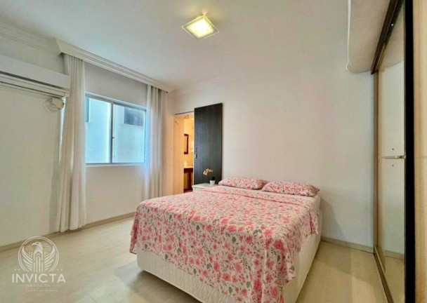 Imagem Apartamento com 3 Quartos à Venda, 205 m² em Centro - Balneário Camboriú Imagem Apartamento com 3 Quartos à Venda, 205 m² em Centro - Balneário Camboriú
