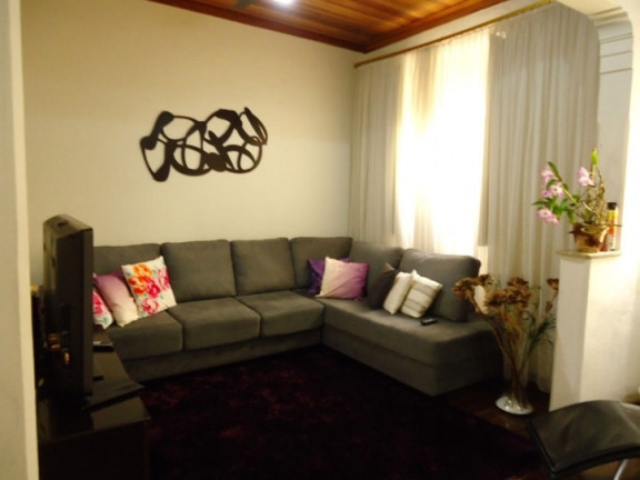 Imagem Casa com 2 Quartos à Venda, 190 m² em Centro - Jacareí Imagem Casa com 2 Quartos à Venda, 190 m² em Centro - Jacareí