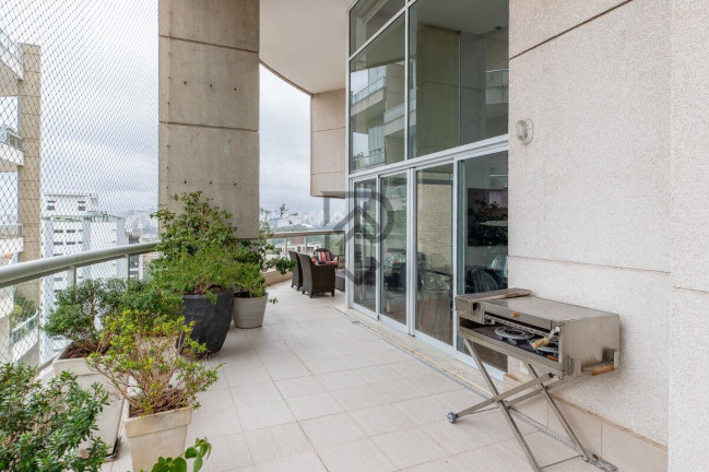 Apartamento com 3 Quartos à Venda, 199 m² em Vila Nova Conceição - São Paulo