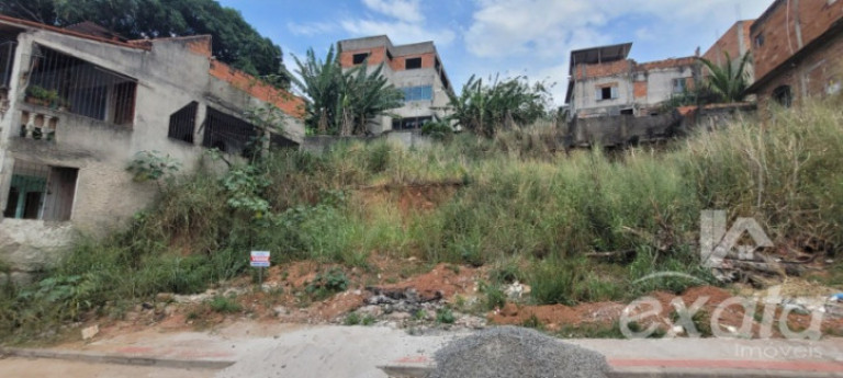 Terreno à Venda, 300 m² em Parque Residencial Tubarão - Serra