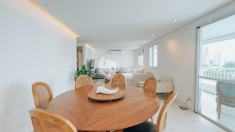 Imagem Apartamento com 3 Quartos à Venda, 143 m² em Moema - São Paulo Imagem Apartamento com 3 Quartos à Venda, 143 m² em Moema - São Paulo