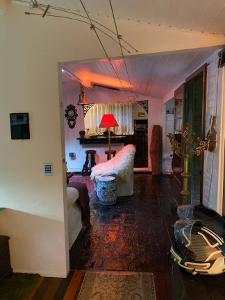 Imagem Casa com 2 Quartos à Venda, em Lagoa Da Conceição - Florianópolis Imagem Casa com 2 Quartos à Venda, em Lagoa Da Conceição - Florianópolis