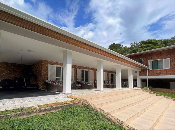 Casa de Condomínio com 5 Quartos à Venda,  em Parque Silvino Pereira - Cotia