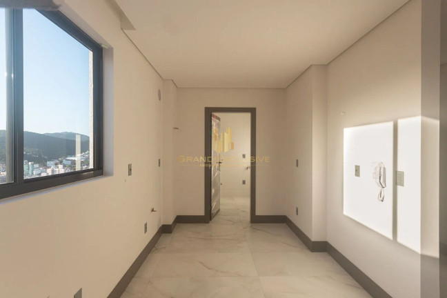 Imagem Apartamento com 3 Quartos à Venda, 130 m² em Centro - Balneário Camboriú Imagem Apartamento com 3 Quartos à Venda, 130 m² em Centro - Balneário Camboriú