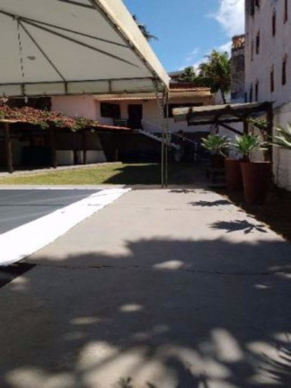 Imagem Terreno à Venda, 600 m² em Pituaçu - Salvador Imagem Terreno à Venda, 600 m² em Pituaçu - Salvador