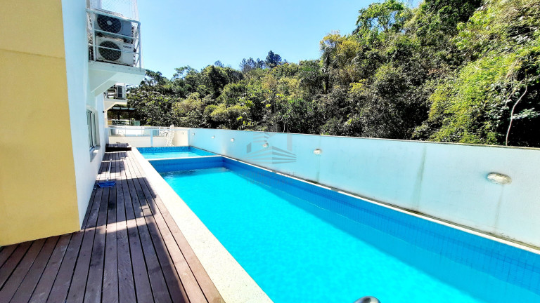 Apartamento com 3 Quartos à Venda, 140 m² em Pioneiros - Balneário Camboriú
