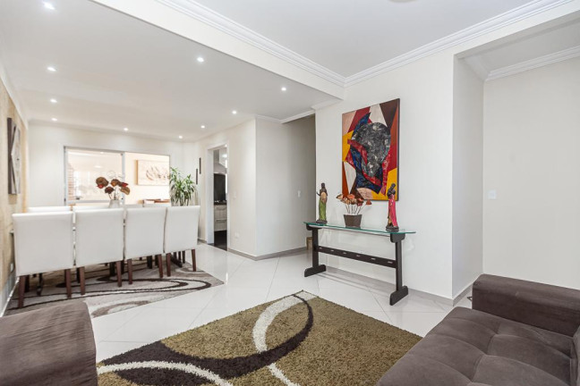 Sobrado com 4 Quartos à Venda, 170 m² em Uberaba - Curitiba