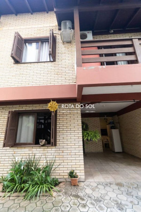 Imagem Sobrado com 3 Quartos à Venda, 79 m² em Bombas - Bombinhas