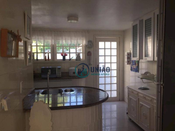 Imagem Casa com 4 Quartos à Venda, 220 m² em Itaipu - Niterói Imagem Casa com 4 Quartos à Venda, 220 m² em Itaipu - Niterói