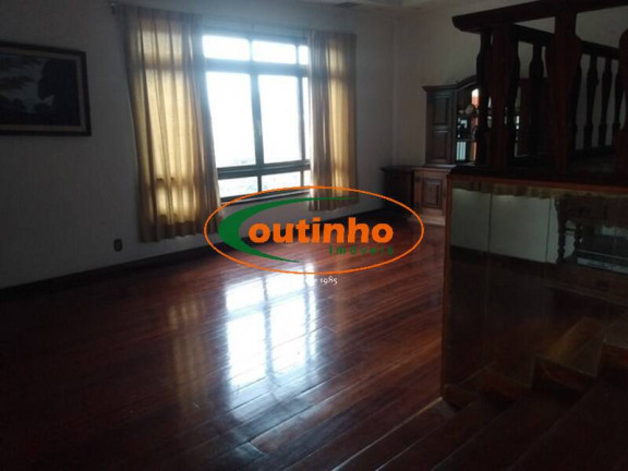 Imagem Casa com 3 Quartos à Venda, 500 m² em Grajaú - Rio De Janeiro