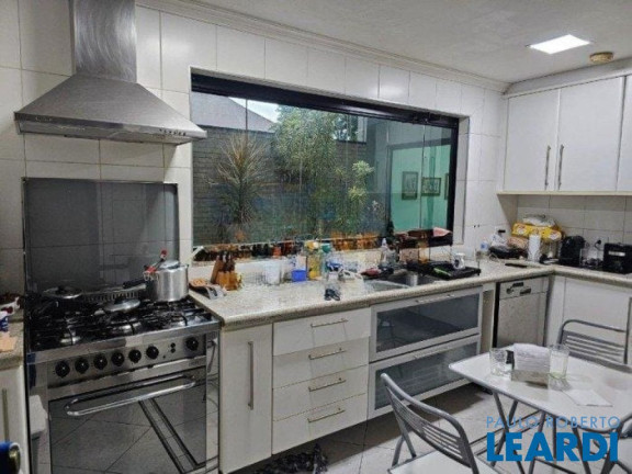 Imagem Sobrado com 4 Quartos à Venda, 389 m² em Vila Bastos - Santo André Imagem Sobrado com 4 Quartos à Venda, 389 m² em Vila Bastos - Santo André