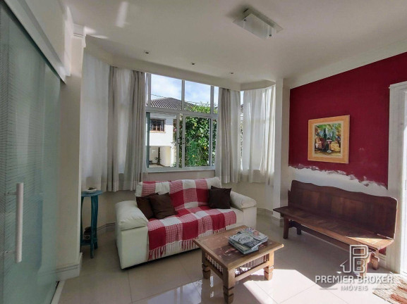 Imagem Casa com 6 Quartos à Venda, 220 m² em Tijuca - Teresópolis Imagem Casa com 6 Quartos à Venda, 220 m² em Tijuca - Teresópolis