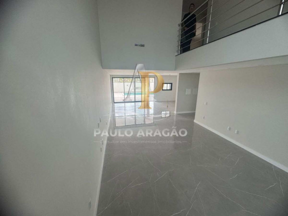 Imagem Casa de Condomínio com 4 Quartos à Venda, 263 m² em Santa Regina - Camboriú
