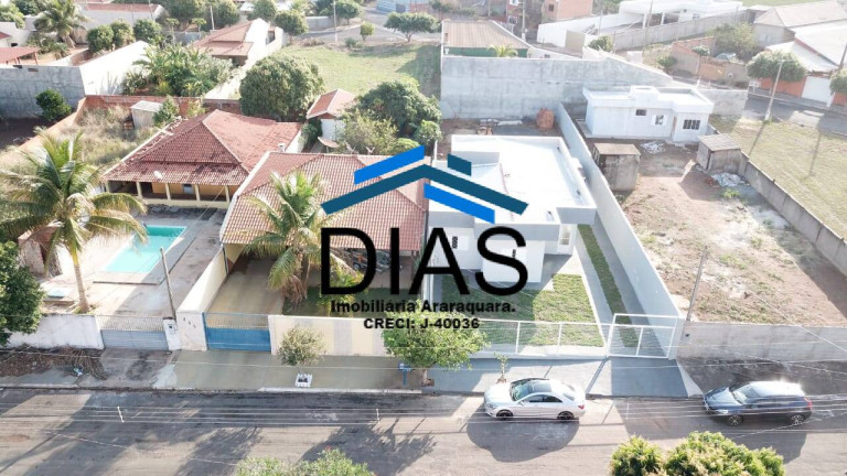 Casa com 3 Quartos à Venda, 114 m² em Corguinho Bairro 53 - Borborema