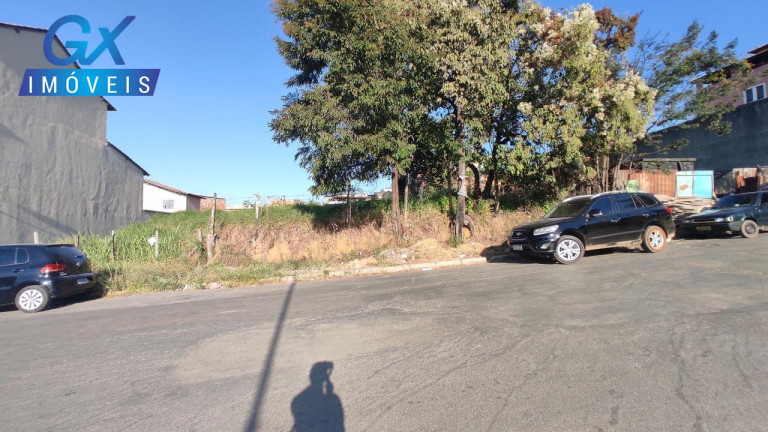 Imagem Terreno à Venda, 1.440 m² em Novo Retiro - Esmeraldas Imagem Terreno à Venda, 1.440 m² em Novo Retiro - Esmeraldas