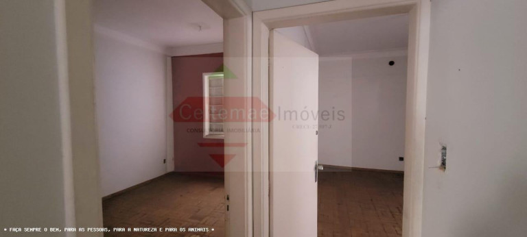 Imagem Casa com 6 Quartos à Venda, 205 m² em Centro - Taubaté Imagem Casa com 6 Quartos à Venda, 205 m² em Centro - Taubaté