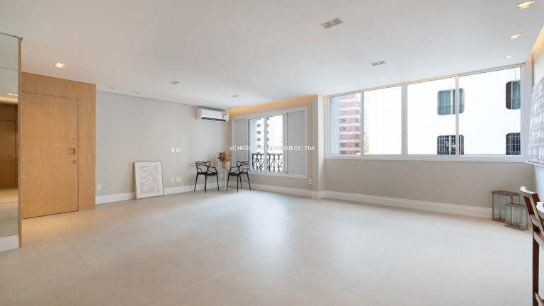 Imagem Apartamento com 2 Quartos à Venda, 130 m² em Vila Nova Conceição - São Paulo