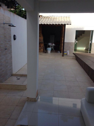 Imagem Casa com 5 Quartos à Venda, 380 m² em Itapuã - Salvador Imagem Casa com 5 Quartos à Venda, 380 m² em Itapuã - Salvador