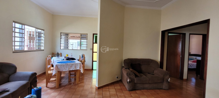 Imagem Casa com 4 Quartos à Venda, 222 m² em Parque Residencial Rita Vieira - Campo Grande Imagem Casa com 4 Quartos à Venda, 222 m² em Parque Residencial Rita Vieira - Campo Grande