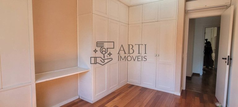 Imagem Apartamento com 4 Quartos para Alugar, 130 m² em Moema - São Paulo