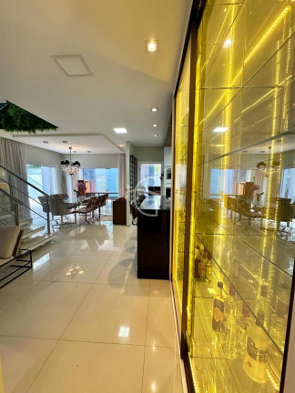 Imagem Casa com 3 Quartos à Venda,  em América - Joinville