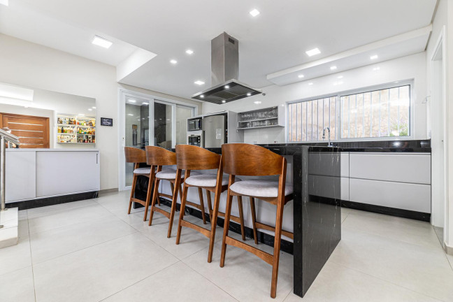 Imagem Casa com 1 Quarto à Venda, 290 m² em Santa Felicidade - Curitiba Imagem Casa com 1 Quarto à Venda, 290 m² em Santa Felicidade - Curitiba