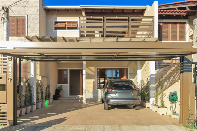 Imagem Casa com 3 Quartos à Venda, em Hípica - Porto Alegre Imagem Casa com 3 Quartos à Venda, em Hípica - Porto Alegre