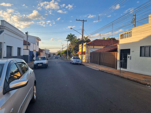 Imagem Casa com 4 Quartos à Venda, 815 m² em Centro - Pirassununga