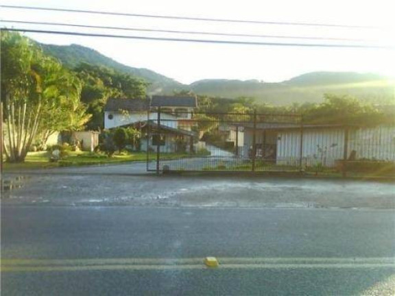 Imagem Casa com 6 Quartos à Venda, 3 m² em Rio Tavares - Florianópolis Imagem Casa com 6 Quartos à Venda, 3 m² em Rio Tavares - Florianópolis