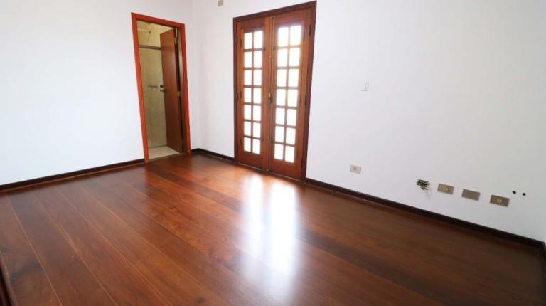 Imagem Casa com 3 Quartos à Venda, 251 m² em Remédios - Osasco Imagem Casa com 3 Quartos à Venda, 251 m² em Remédios - Osasco