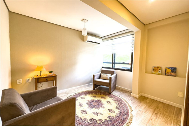 Sala Comercial à Venda, 39 m² em Moinhos De Vento - Porto Alegre
