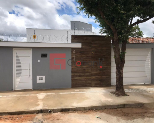 Imagem Casa com 3 Quartos à Venda, 300 m² em Alterosa - Montes Claros