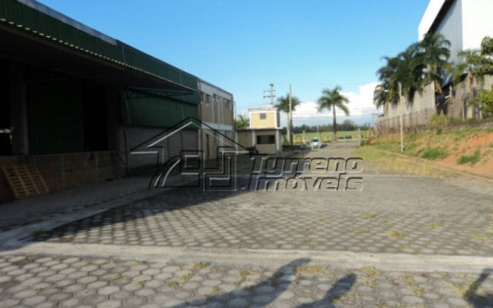 Imóvel Comercial à Venda, 3.000 m² em Centro - Pindamonhangaba