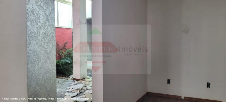 Imagem Casa com 6 Quartos à Venda, 205 m² em Centro - Taubaté Imagem Casa com 6 Quartos à Venda, 205 m² em Centro - Taubaté