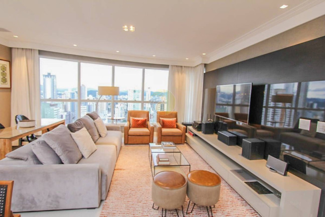 Imagem Apartamento com 3 Quartos à Venda,  em Centro - Balneário Camboriú