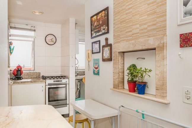 Imagem Imóvel com 2 Quartos à Venda, 79 m² em Menino Deus - Porto Alegre Imagem Imóvel com 2 Quartos à Venda, 79 m² em Menino Deus - Porto Alegre
