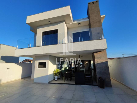 Imagem Sobrado com 5 Quartos à Venda, 232 m² em Itapema Do Saí - Itapoá