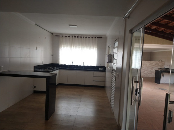 Imagem Imóvel com 4 Quartos à Venda, 200 m² em Sobradinho - Brasília Imagem Imóvel com 4 Quartos à Venda, 200 m² em Sobradinho - Brasília