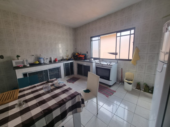 Imagem Sobrado com 5 Quartos à Venda, 300 m² em Vila Santa Rita - Guaratinguetá