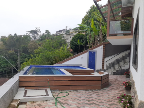 Imagem Casa com 4 Quartos à Venda, 382 m² em Parque São Luiz - Teresópolis